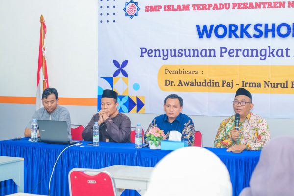 Smpit Pesantren Nururrahman Adakan Workshop Penyusunan Perangkat Bahan Ajar Bersama Dr Awalludin & Irma Nurul Fatimah S.T