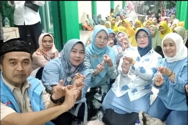 TOP Banget, Emak-Emak BareSS Siap Door to Door Menangkan Supian Suri-Chandra Rahmansyah di Pilkada Depok 2024