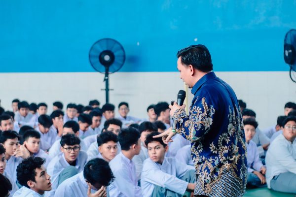SMA Sejahtera 1 Kota Depok adakan Kegiatan Motivasi Kunci Sukses Membangun Impian, Meraih Masa Depan Gemilang Bersama Motivator Alumni Gontor