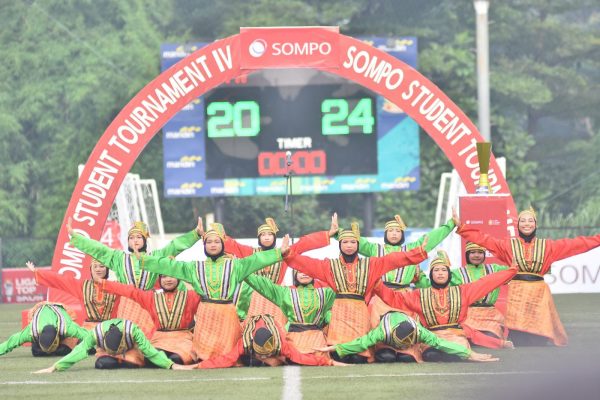 Pesantren Leadership Primago Menampilkan Tari Saman di Grand Opening Sompo Student Tournament di Sentul, Bogor