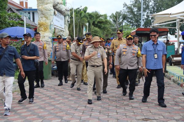 Kapolres Kepulauan Seribu Tinjau Pospam Ops Lilin Jaya 2024, Pastikan Keamanan Natal dan Tahun Baru