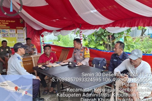 Bhabinkamtibmas Pulau Tidung Sambangi Warga, Himbau Jaga Kamtibmas untuk Sukseskan Operasi Lilin 2024
