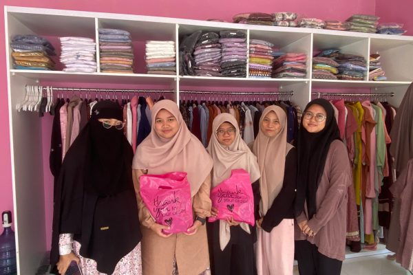 Keseruan Magang di Rumah Hijabers Supplier Baju Muslim/Muslimah di Sawangan Depok