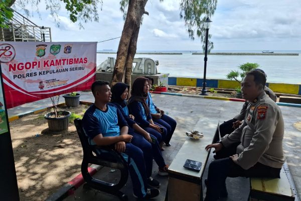 Kanit Binmas Polsek Kepulauan Seribu Selatan Gelar Ngopi Kamtibmas Bersama Pelajar Pulau Tidung
