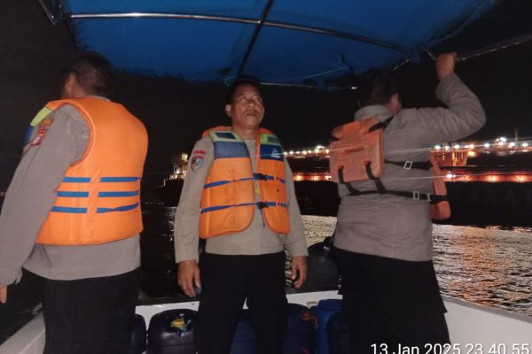 Satpolairud Polres Kepulauan Seribu Gelar Patroli Malam di Perairan, Antisipasi Kejahatan Laut