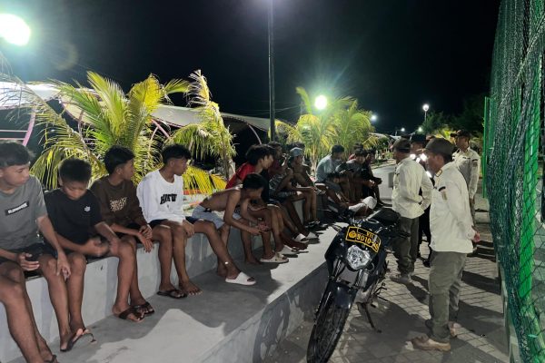 Patroli Malam Perintis Presisi Polsek Kepulauan Seribu Utara, Antisipasi Tawuran dan Gangguan Kamtibmas