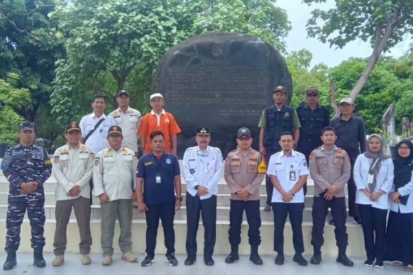 Bhabinkamtibmas Pulau Untung Jawa Aipda Masito Ikuti Monitoring Rutin di Wilayah Kelurahan Pulau Untung Jawa