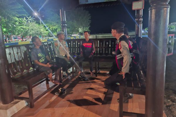 Patroli Malam Perintis Presisi Polsek Kepulauan Seribu Utara: Antisipasi Tawuran dan Gangguan Kamtibmas
