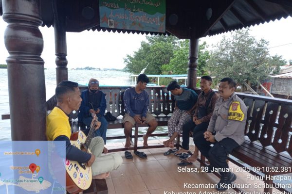 Bhabinkamtibmas Pulau Harapan Lakukan Sambang Warga Remaja untuk Tingkatkan Kamtibmas