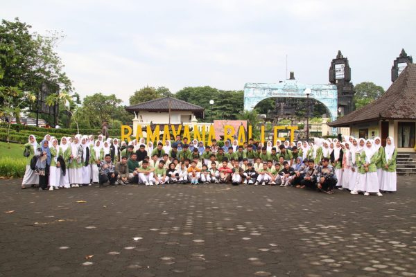 Yogyakarta Jadi Tujuan Outing Class MTS Al-Hidayah Sukatani bersama Dirgantara AIA Tour Travel