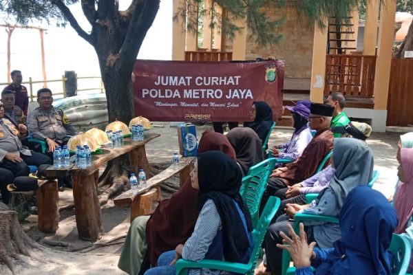 Kapolres Kepulauan Seribu Gelar Jumat Curhat di Pulau Pari, Ajak Warga Jaga Kamtibmas