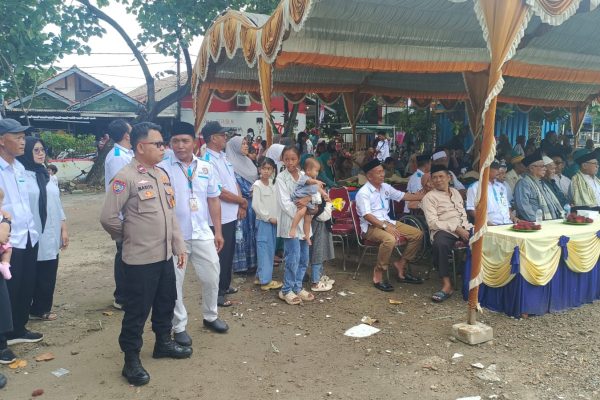Bhabinkamtibmas Pulau Untung Jawa Hadiri dan Amankan Gelar Budaya 2025 Peringatan 71 Tahun Perpindahan Warga Pulau Ubi