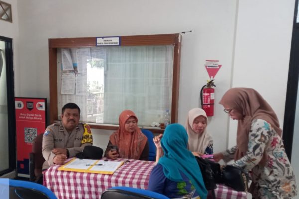 Polisi Baik dan Humanis: Bhabinkamtibmas Pulau Harapan Ajak Ibu-Ibu PKK Bersinergi Jaga Kamtibmas