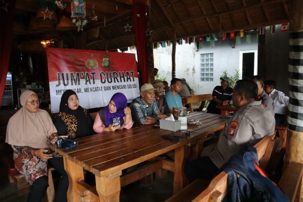 Kapolres Kepulauan Seribu Gelar Jumat Curhat di Pulau Sabira, Ajak Warga Jaga Kamtibmas