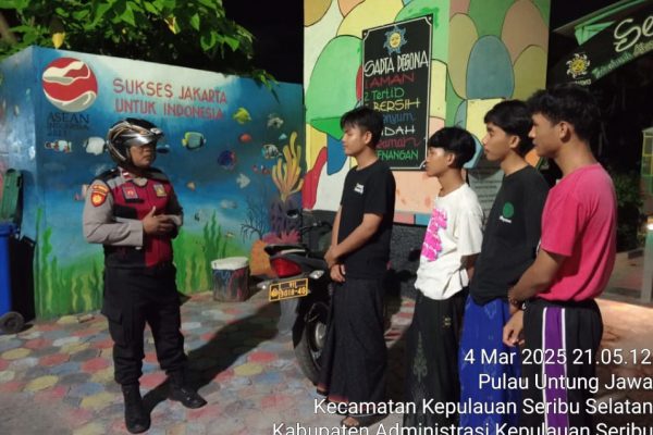 Polsek Kepulauan Seribu Selatan Gelar Patroli Malam Perintis Presisi di Pulau Untung Jawa, Cegah Gangguan Kamtibmas