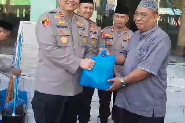 Bakti Religi Untuk Sesama Bakti Sosial kepada Pengurus Masjid