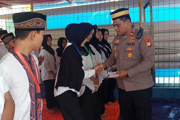 Polsek Kepulauan Seribu Utara Santuni Anak Yatim di Pulau Harapan, Wujud Polisi Baik dan Humanis