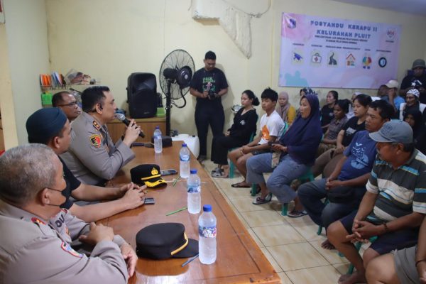 Polres Pelabuhan Tj Priok, Gelar Bakti Sosial dan Sosialisasi Hotline 110, Tips Mudik Aman Keluarga Nyaman, Berantas Preman