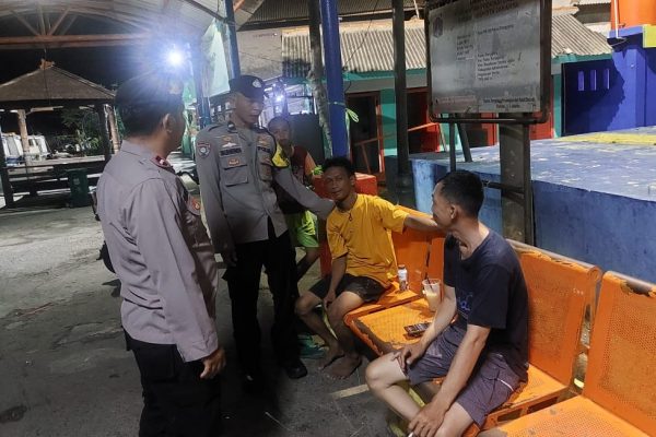 Polisi Baik dan Humanis, Polsek Kepulauan Seribu Utara Laksanakan Patroli Malam Pantau Rumah Kosong Ditinggal Mudik