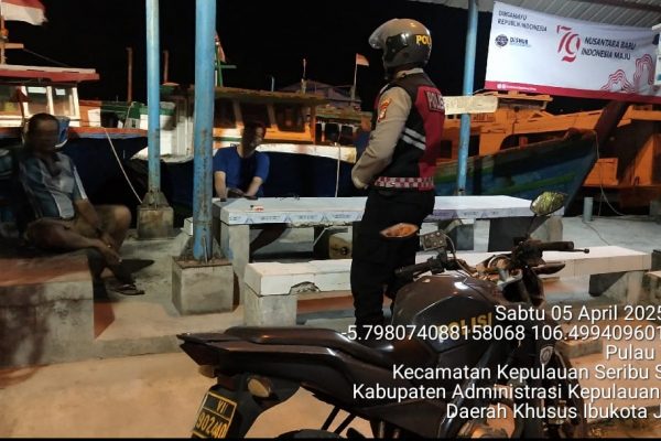 Polisi Baik dan Humanis, Polsek Kepulauan Seribu Selatan Patroli Malam Pantau Rumah Kosong yang Ditinggal Mudik