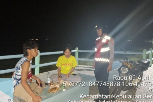 Polisi Baik dan Humanis, Polsek Kepulauan Seribu Selatan Gelar Patroli Malam Demi Keamanan Warga
