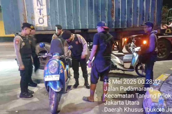 Patroli Perintis Presisi Satsamapta Polres Pelabuhan Tanjung Priok Cegah Premanisme dan Gangguan Kamtibmas di Wilayah Rawan