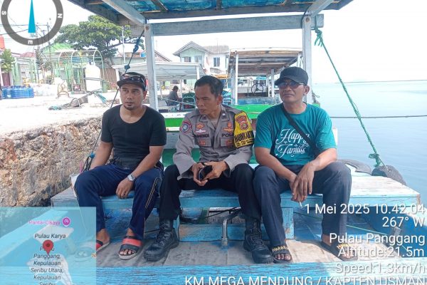 Polisi Baik, Bhabinkamtibmas Pulau Panggang Aipda Suhendi Sambangi Tokoh Masyarakat Bahas Keamanan Wilayah