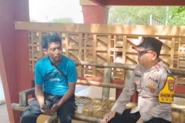 Bhabinkamtibmas Pulau Untung Jawa Ajak Tomas Perangi Premanisme dan Judi Online