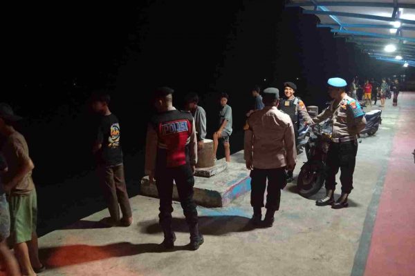 Polisi Humanis Polsek Kepulauan Seribu Utara Gelar Patroli Malam, Cegah Premanisme di Wilayah