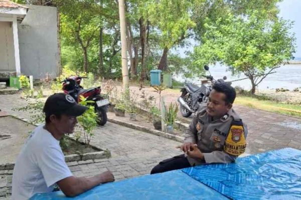 Bhabinkamtibmas Pulau Tidung Sambang Tokoh Masyarakat, Ajak Warga Perangi Premanisme dan Jauhi Judi Online