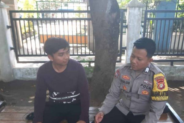 Cegah Premanisme, Bhabinkamtibmas Pulau Lancang Sambang Tokoh Masyarakat dan Himbau Jauhi Judi Online