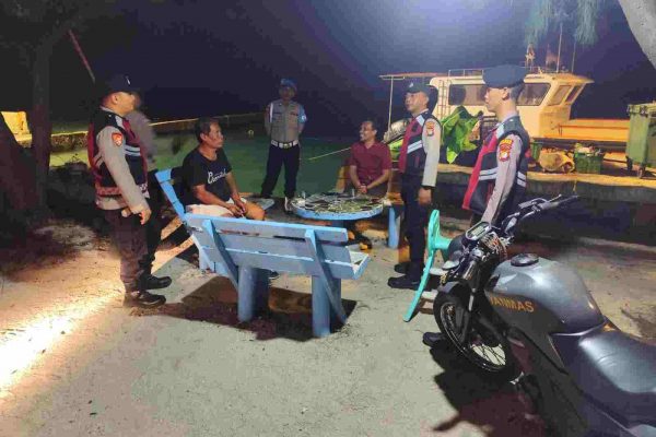 Polsek Kepulauan Seribu Utara Gelar Patroli Malam Perintis Presisi, Jaga Kondusivitas dan Beri Edukasi Warga