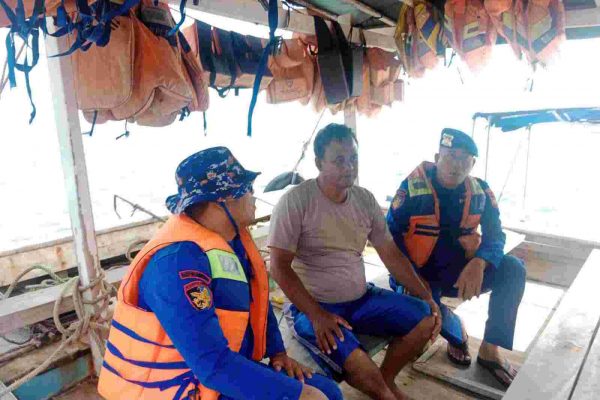 Satpolairud Polres Kepulauan Seribu Gelar Patroli Dialogis Laut, Antisipasi Perompak dan Himbau Keselamatan