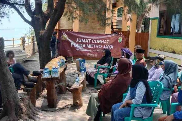 Kapolres Kepulauan Seribu Gelar Jumat Curhat di Pulau Harapan