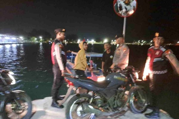 Polsek Kepulauan Seribu Utara Gencarkan Patroli Malam Perintis Presisi Antisipasi Tawuran dan Narkoba