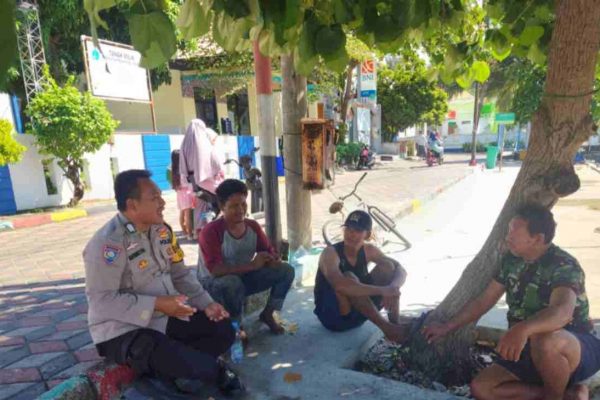 Bhabinkamtibmas Pulau Pramuka Sambang Tokoh Warga, Ajak Bersama Jaga Keamanan Wilayah
