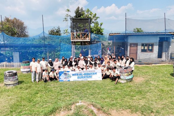 Bangun Keakraban dan Kebersamaan, MTS AL HIDAYAH SUKATANI Gelar Gathering Ke Pangalengan tahun 2025