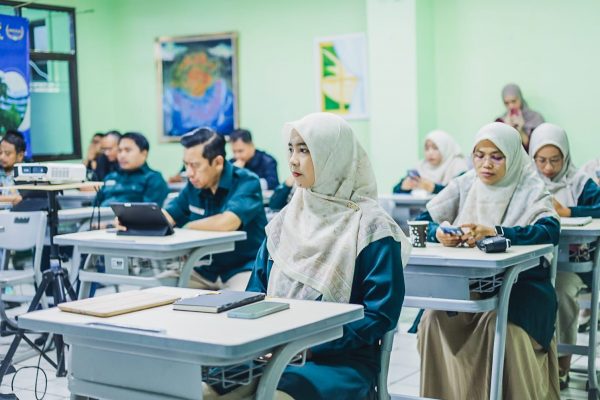 Perkuat Identitas Sekolah, SMA Islam Al-Azhar 2 Pejaten Gelar Workshop Branding Sekolah Bersama Konsultan Pendidikan