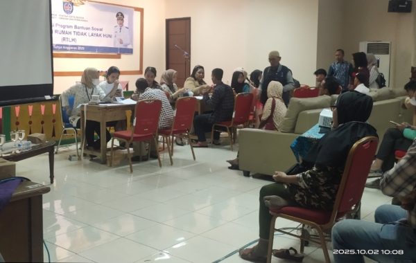 Acara pembuatan rekening BJB warga penerima program RTLH di Aula Kecamatan Pancoran Mas.( Foto : Edisi.id)