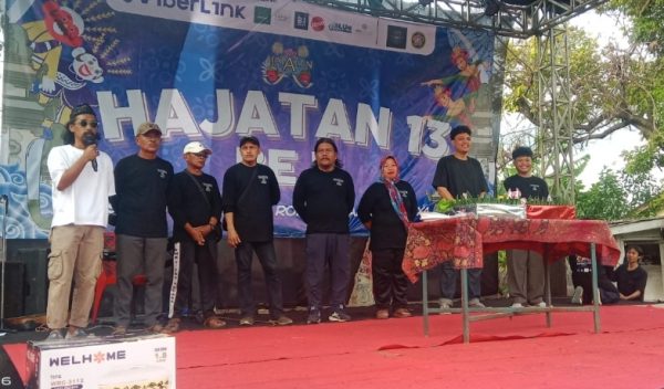 Komunitas Pemuda Kreatif (KOMPAK) Depok, Panitia Acara Hajatan 13 Beji.(Foto : Edisi.id)