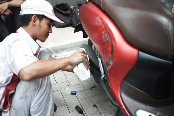 Kelurahan Tugu Gandeng Honda Beri Voucher Gratis Ganti Oli untuk Warga