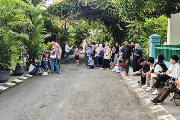 Ajudan Imbau Pengunjung Rumah Jokowi Tak Meratap Usai Viral ‘Tembok Ratapan’