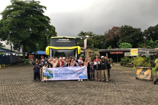 MI Tarbiyatusshibyan Gelar Family Gathering Bersama Dirgantara AIA Tour Travel Depok