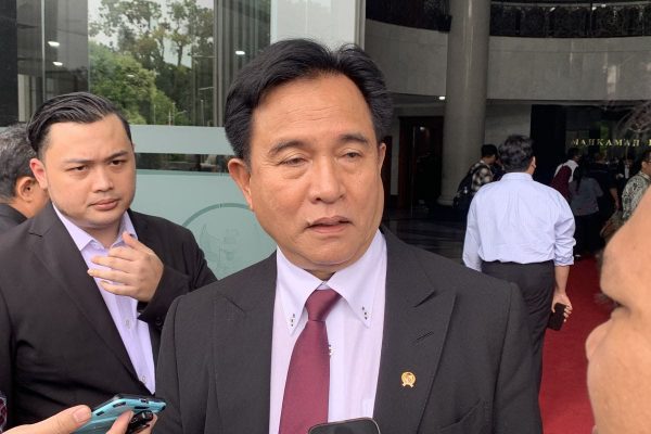 Brimob Aniaya Pelajar MTs Hingga Tewas di Tual, Menko Yusril: Tidak Ada yang Kebal Hukum!