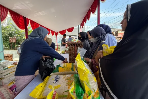 Warga Rangkapan Jaya Antusias Sambut Gerakan Pangan Murah Pemkot Depok Jelang Ramadan
