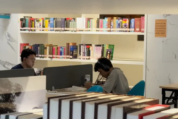 Ngabuburit Sambil Berliterasi di Jusuf Kalla Library UIII, Jadi Tren Positif Anak Muda Depok