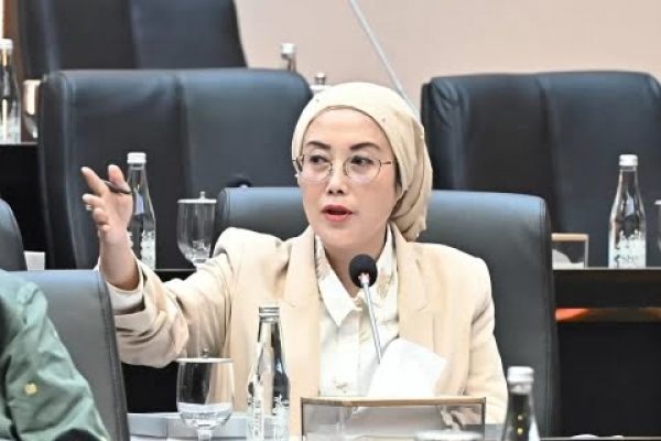 58 Ribu Jemaah Umrah RI Tertahan di Arab Saudi Imbas Perang Iran vs AS-Israel, Selly Gantina: Negara Wajib Pulangkan