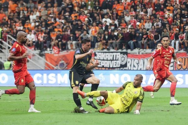 Drama Menit Akhir di JIS! Persija Ditahan Imbang Borneo FC 2-2, Persib Bandung Makin Kokoh di Puncak