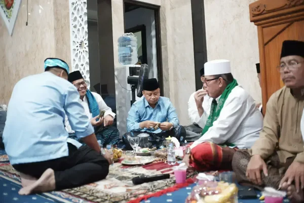 Tarling Hari Ketiga di Kecamatan Tapos, Wali Kota Depok Buka Puasa Bersama Warga di Masjid Ar-Rohman Cimpaeun