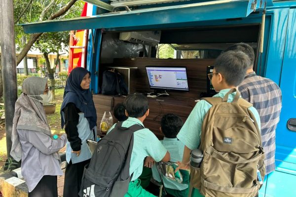 Diskominfo Depok Fasilitasi Magang Siswa SDIT Darul Abidin, Kenalkan Dunia Digital Sejak Dini